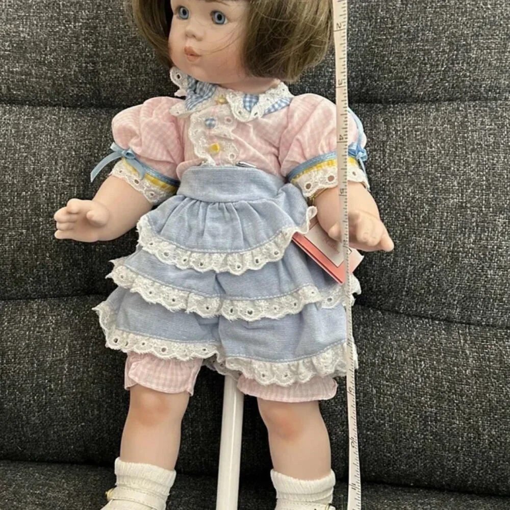 NEW Ashton Drake Galleries - A Kiss ill Make It Better Collectors Doll #I 5153